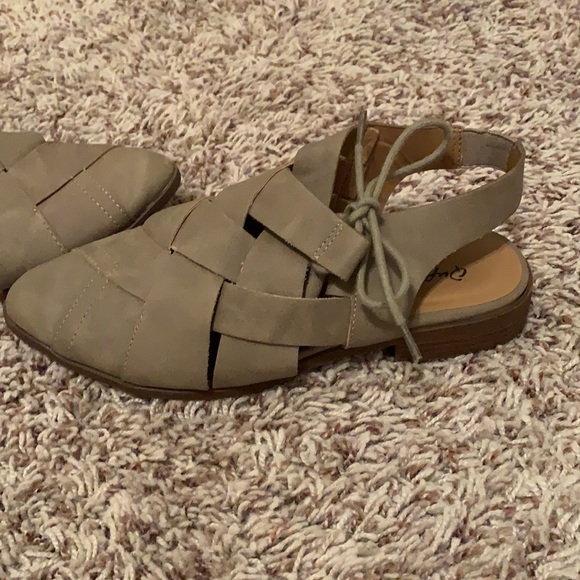 Unique flats! - Picture 3 of 5